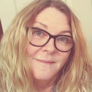 Meet your Posher, Holly